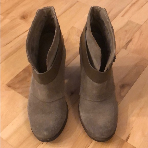 BCBG taupe suede ankle boots - Picture 2 of 4
